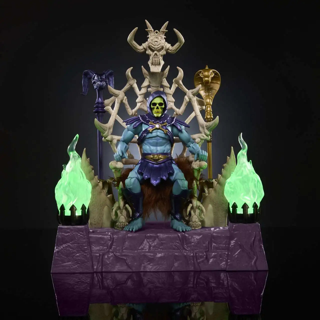 Masters of the Universe: New Eternia Masterverse Action Figure Skeletor & Throne