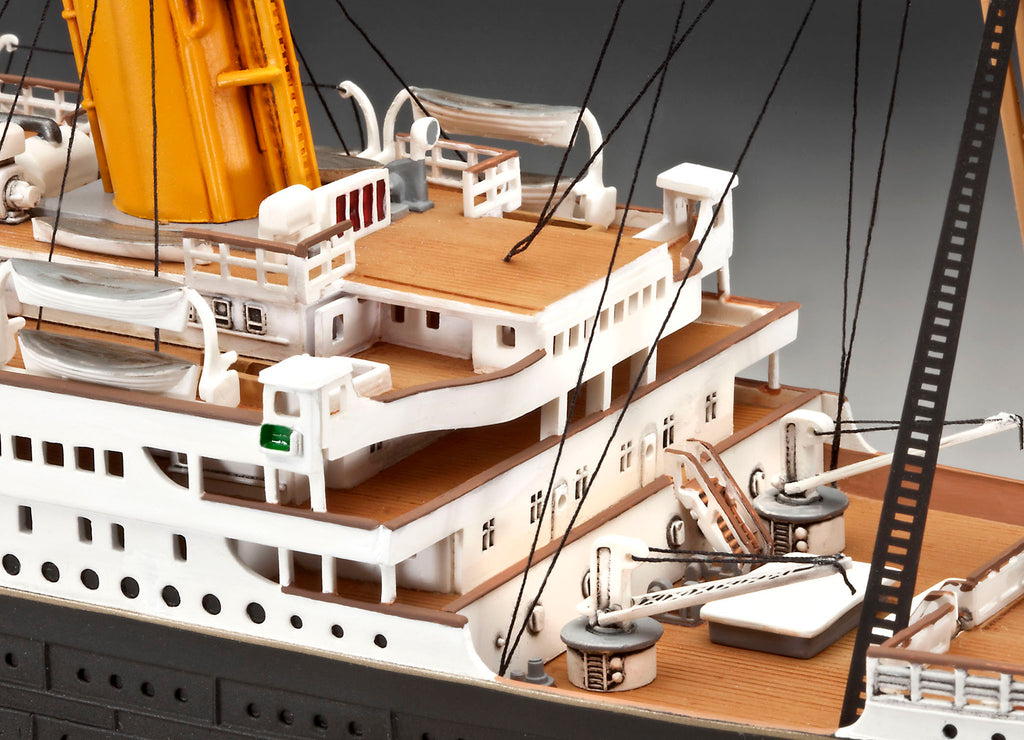 Gift set 100 tears Titanic ( special edition ) Revell