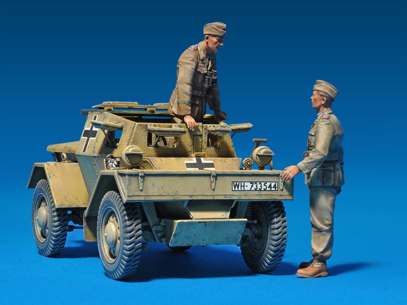 Leichter Pz.kpfw. 202(e) - Dingo Mk.I w/Crew