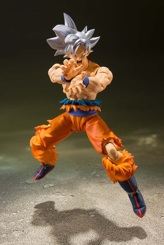 Dragonball Super Son Goku Ultra instinct S.H. Figuarts