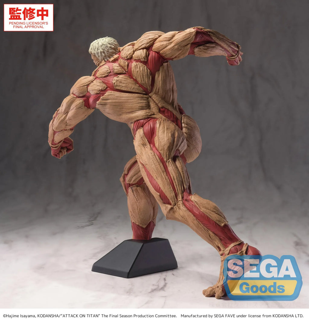 Attack On Titan Reiner Braun Armored Titan Gigantix Figure
