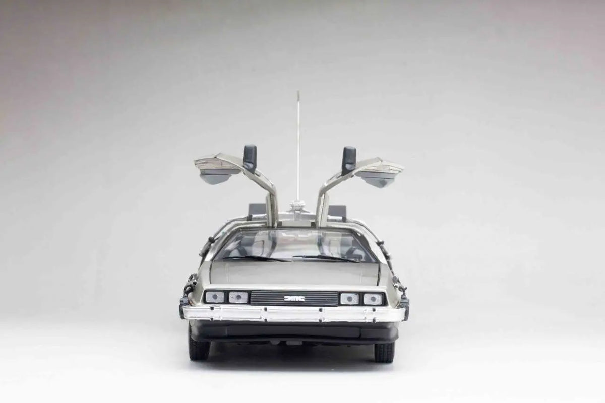 Back To The Future De Lorean Die-cast 1:18 Scale Model