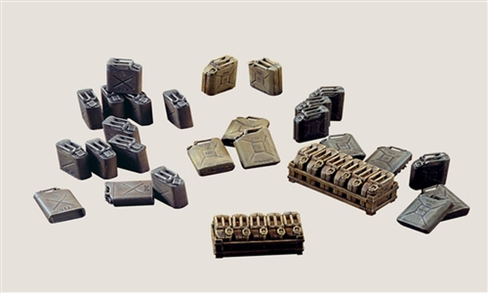 Jerry Cans Italeri