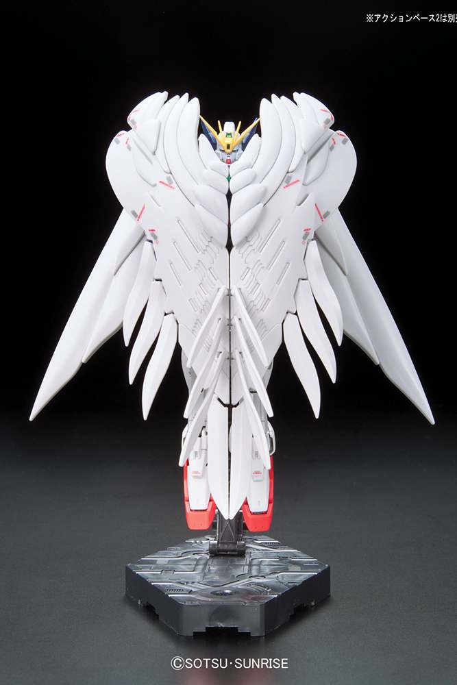 XXXG-00W0 Wing Gundam Zero EW (RG) by Bandai