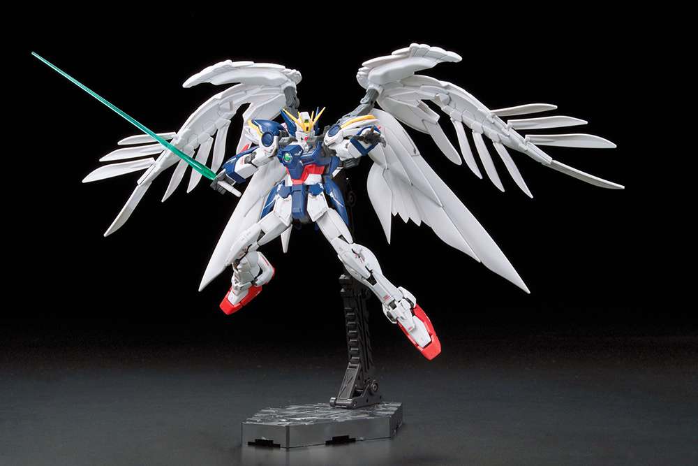 XXXG-00W0 Wing Gundam Zero EW (RG) by Bandai