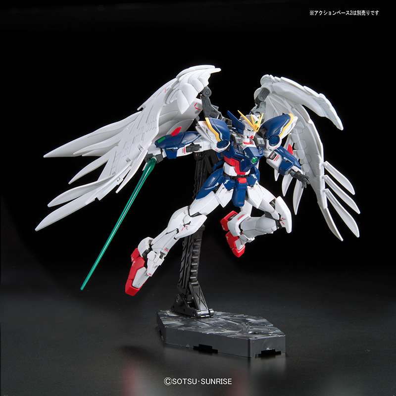 XXXG-00W0 Wing Gundam Zero EW (RG) by Bandai