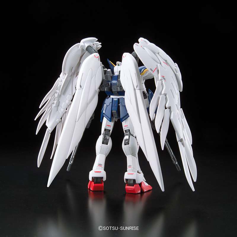 XXXG-00W0 Wing Gundam Zero EW (RG) by Bandai