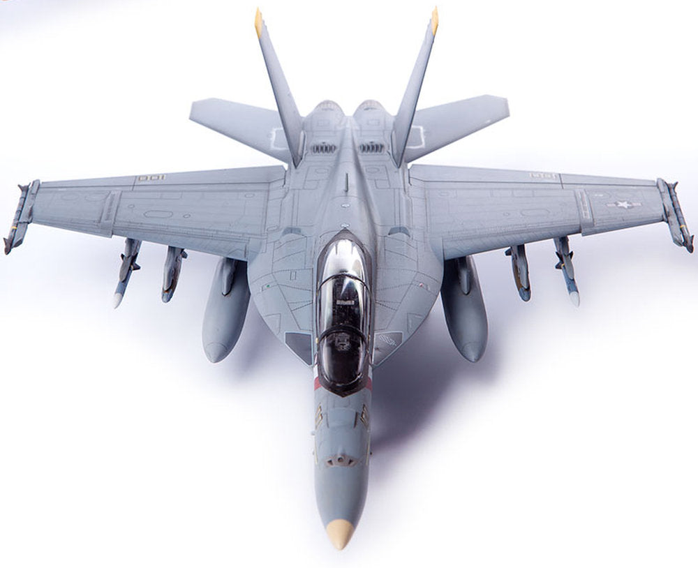 USN F/A-18E VFA-195 Chippy Ho 3