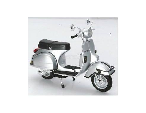 Vespa P200 E 1978 Silver by New Ray
