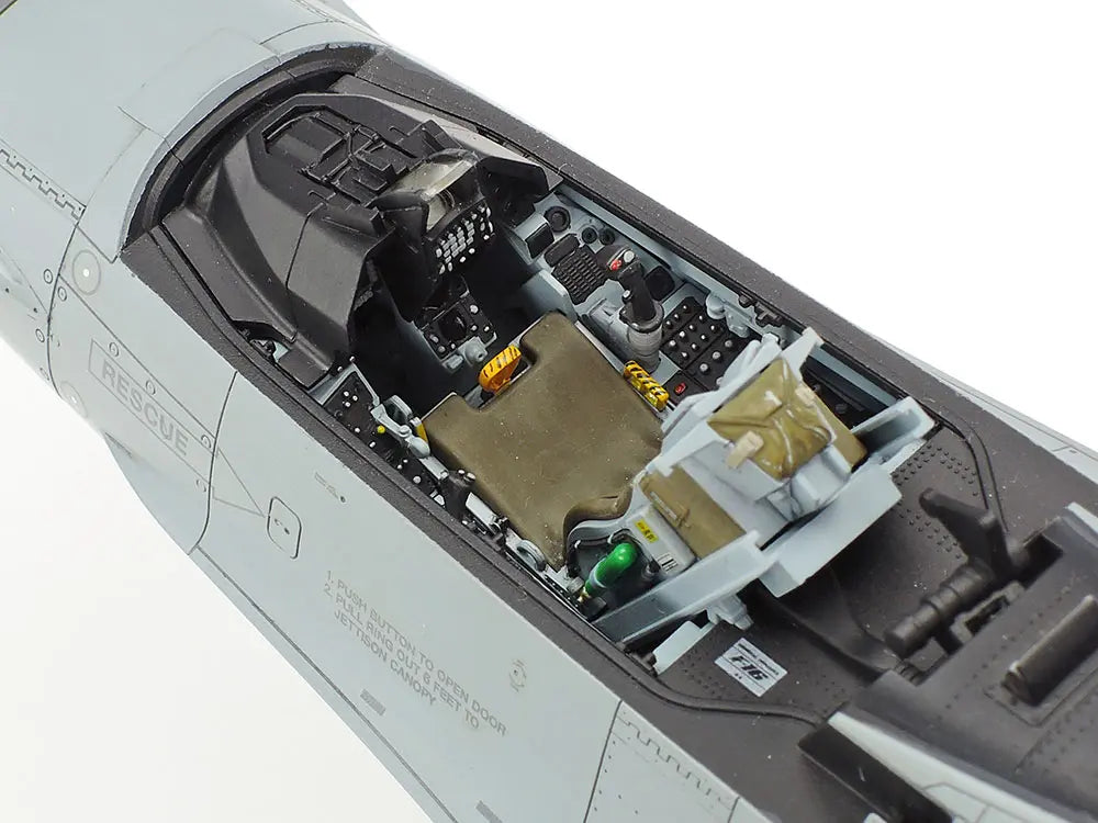 F-16CJ Fighting Falcon Tamiya