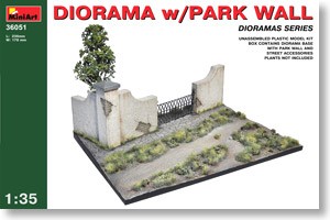 Diorama w/Park Wall 