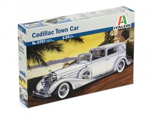 Cadillac Town Car by Italeri